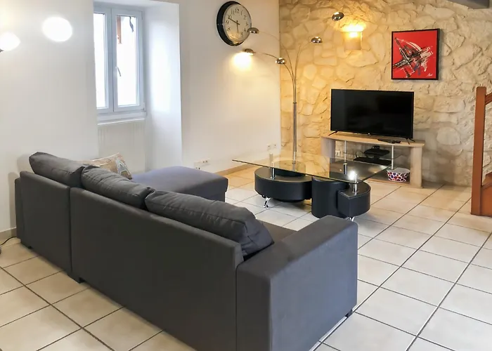 Maison De Village A *